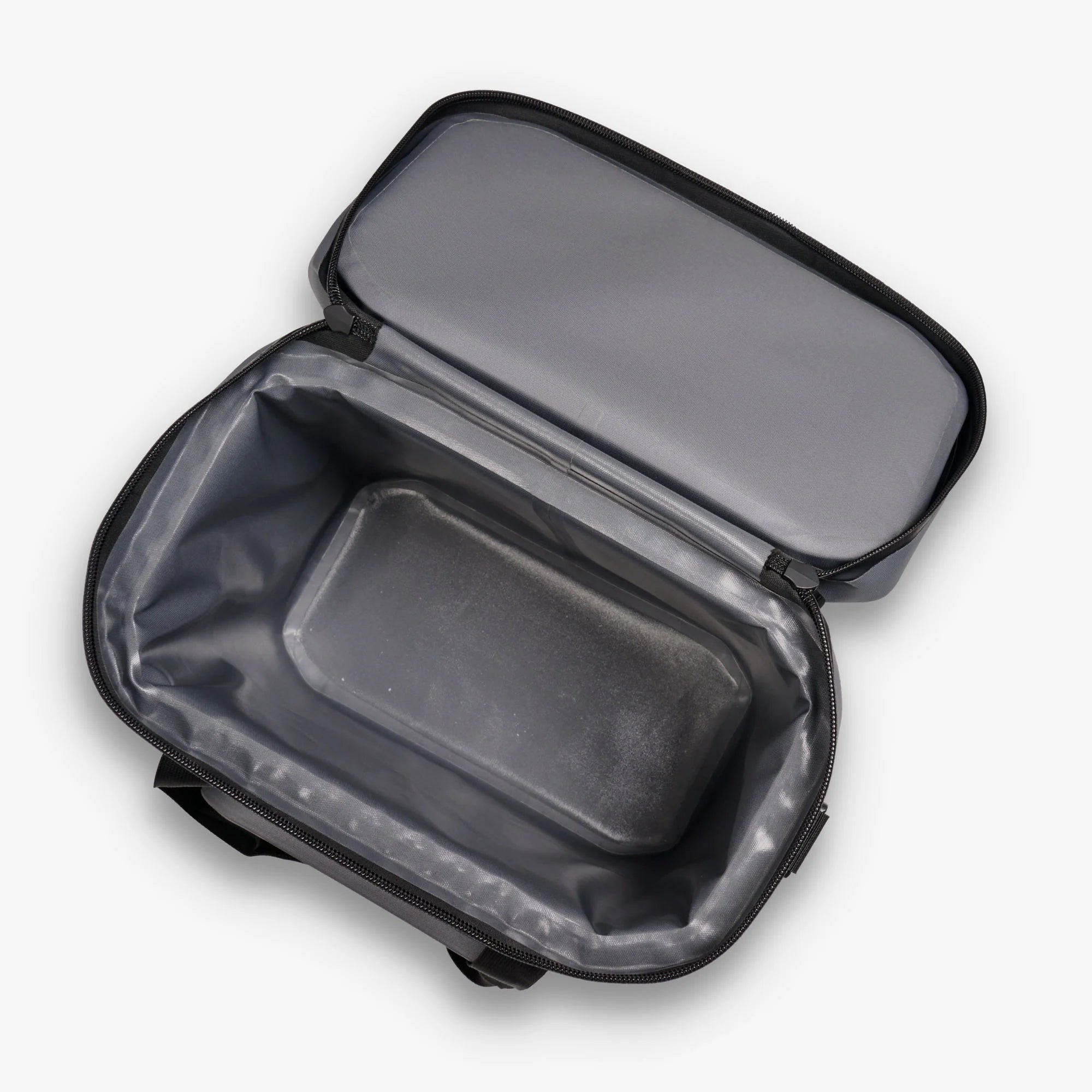 Igloo Outdoor Coolers Trailmate 30-Can Cooler Bag - Image 13